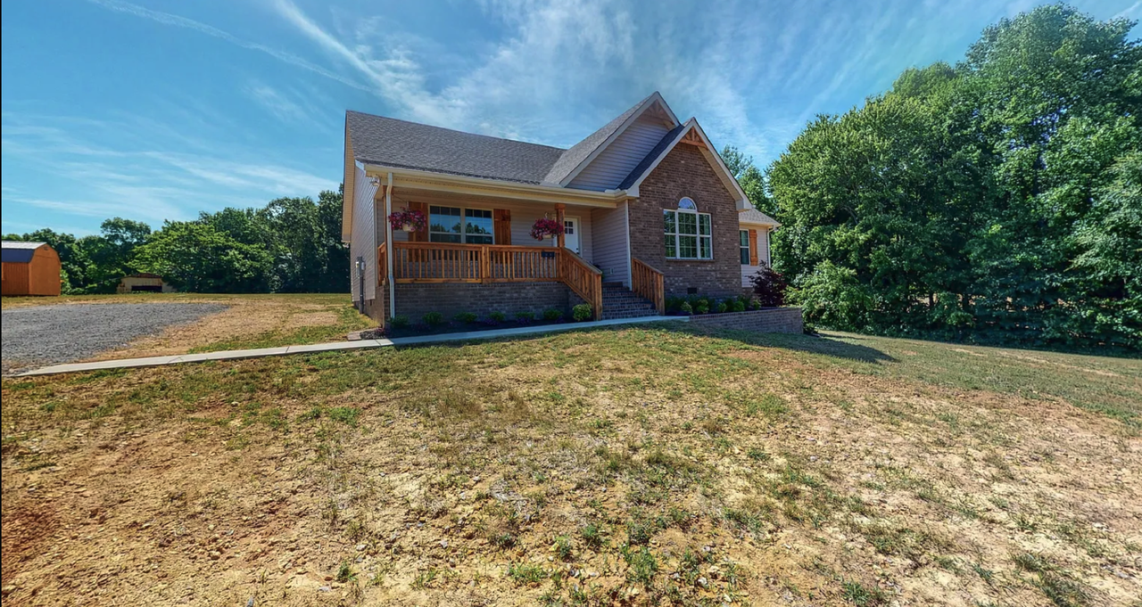 270 Claypool Rd - Photo 2 of 24