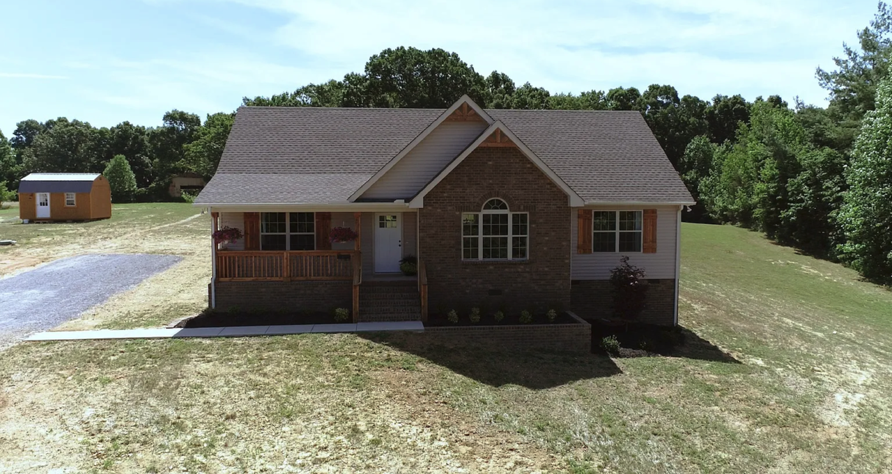 270 Claypool Rd - Photo 3 of 24