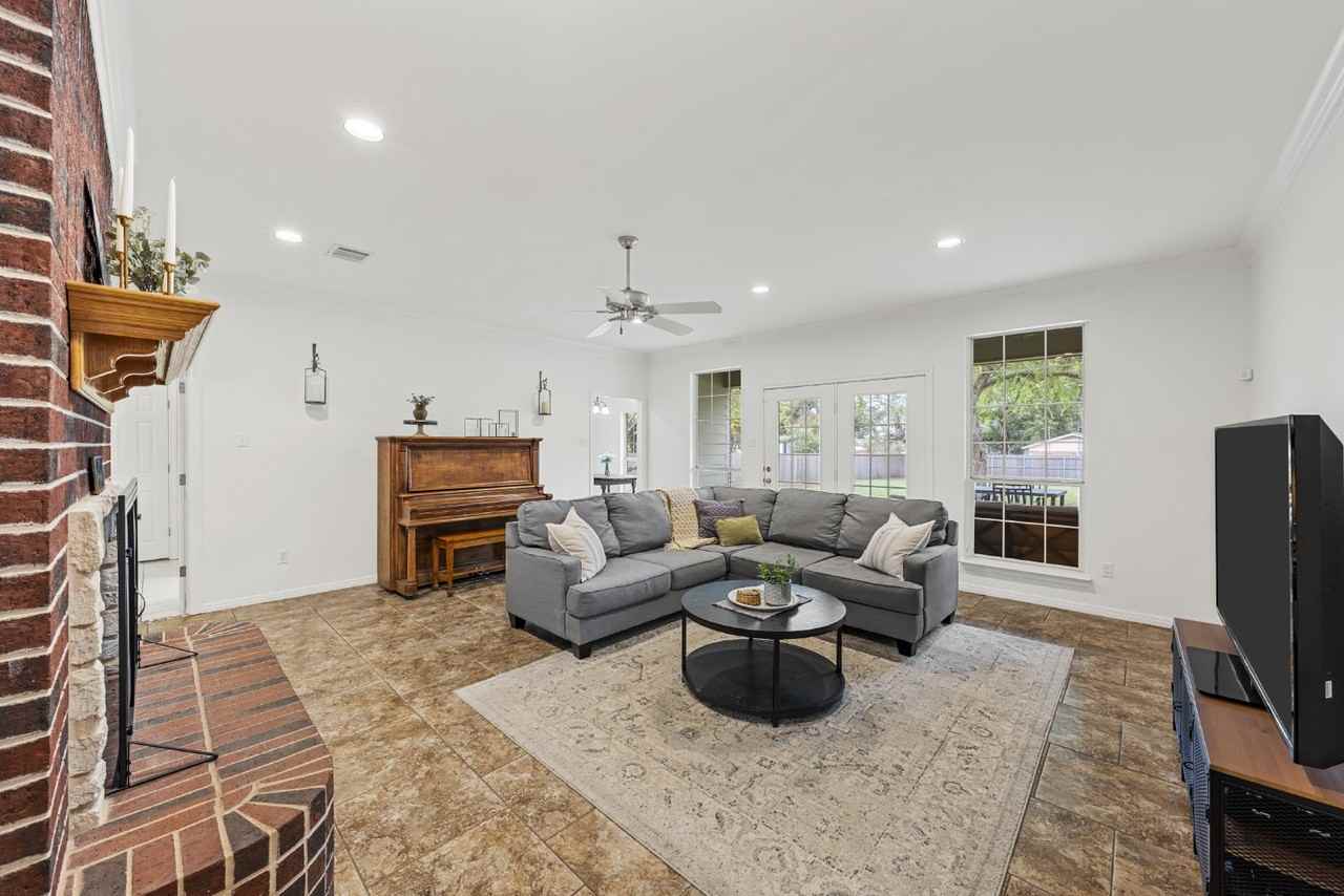 1694 Mclennan Crossing Rd - Photo 4 of 38
