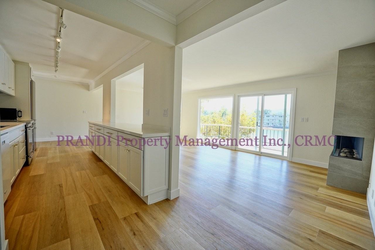 1105 S Eliseo Dr - Photo 3 of 16