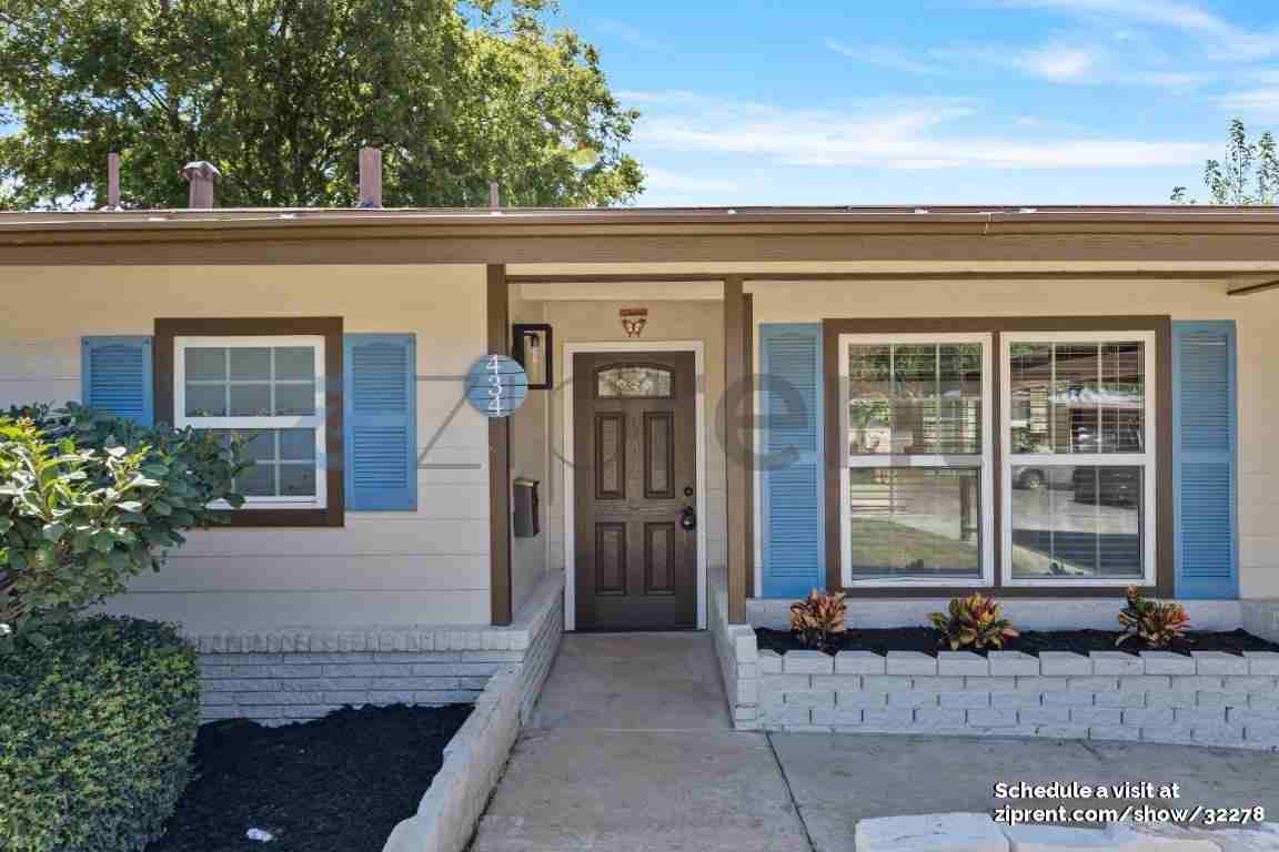 434 Shadywood Ln - Photo 2 of 30