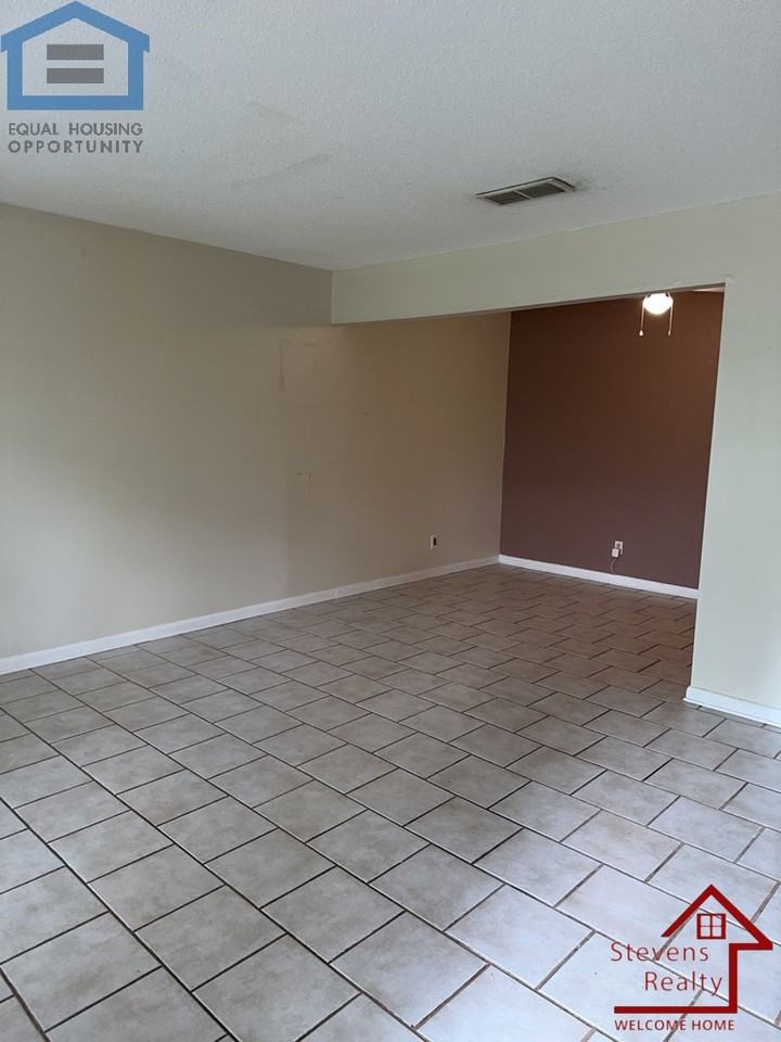 4139 Wilkesview Dr - Photo 3 of 9