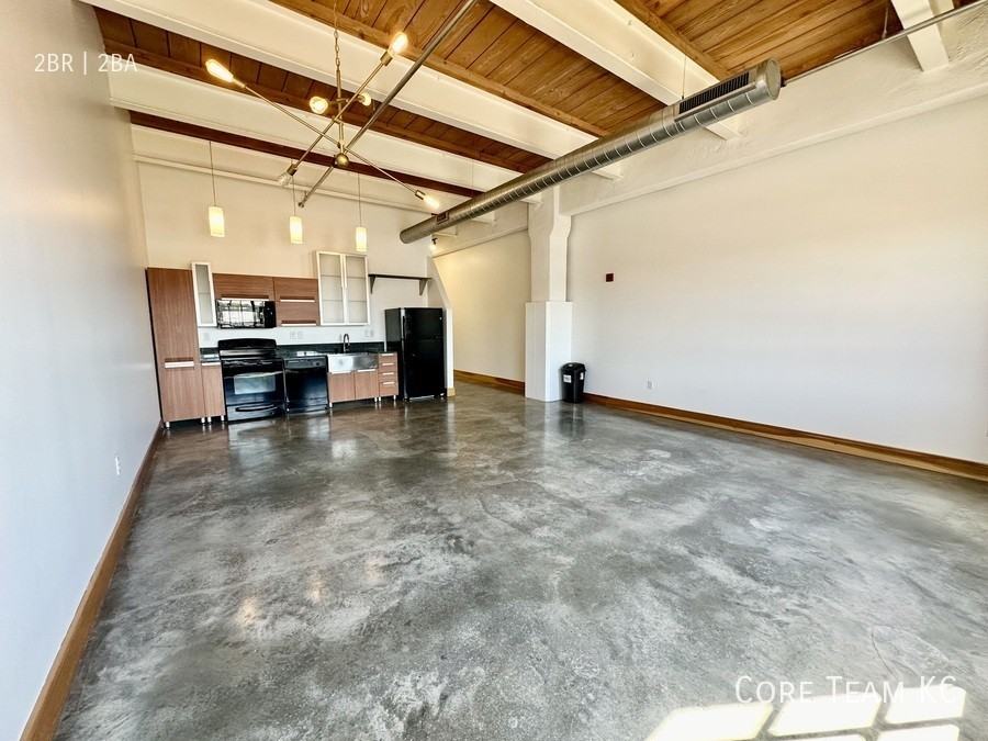 300 W 22nd St #312 - Photo 3 of 17