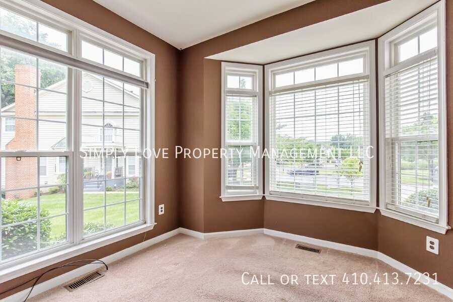 1855 Foxwood Cir - Photo 3 of 28