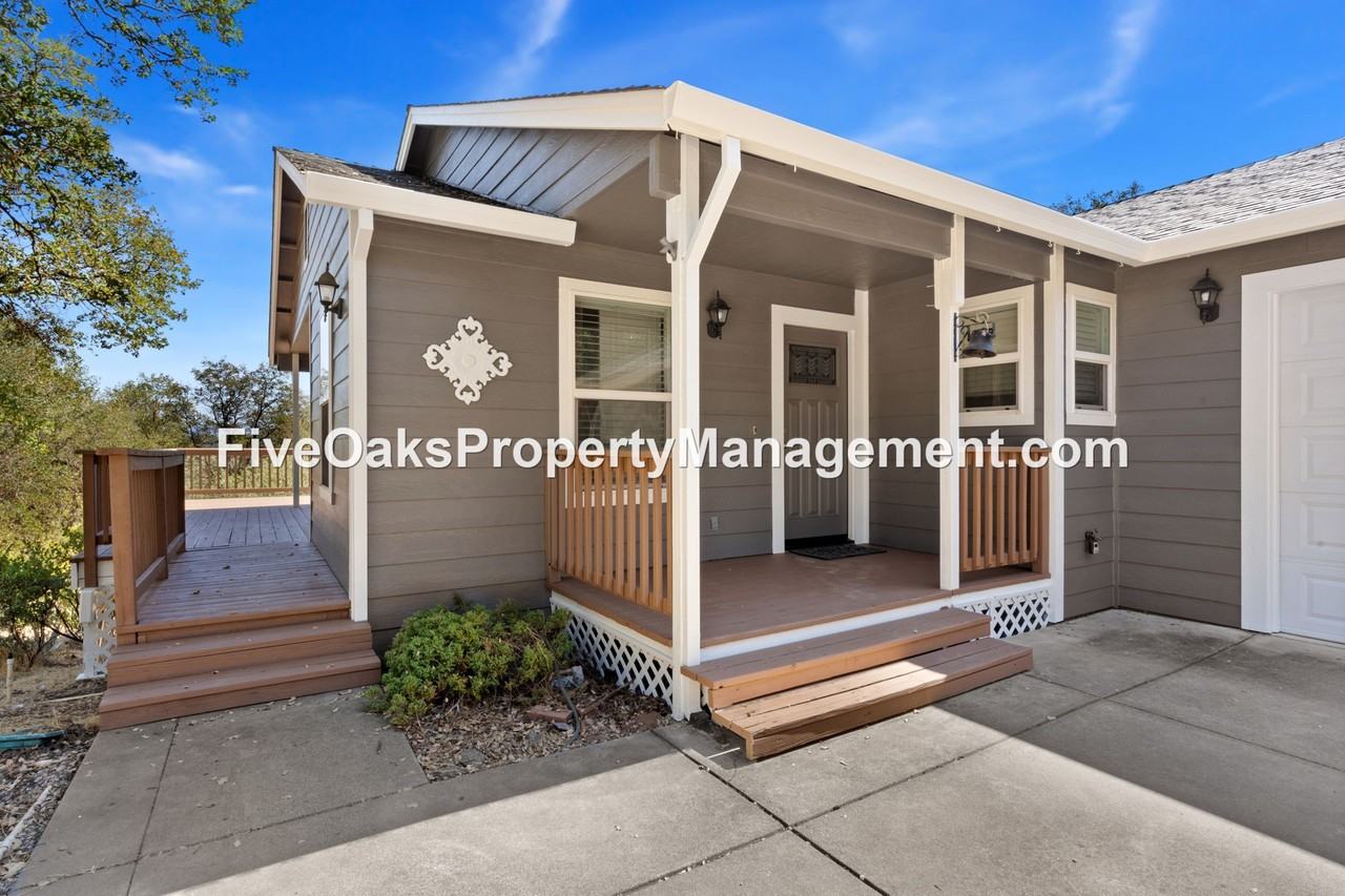 3165 Cavu Hill Rd - Photo 3 of 26