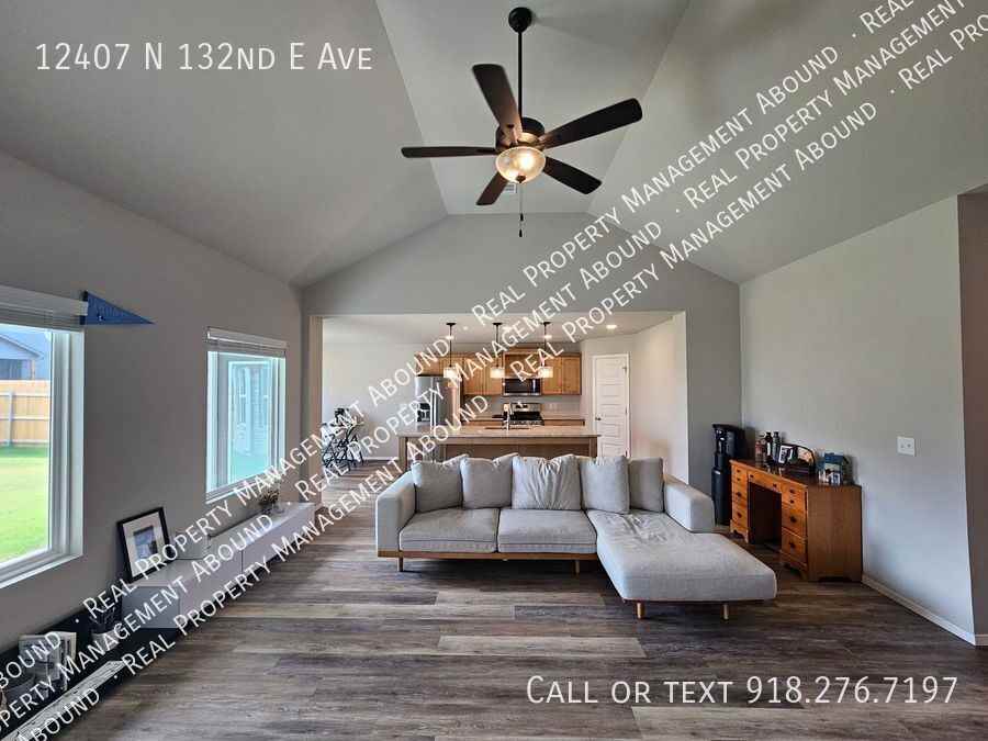 12407 N 132nd East Ave - Photo 2 of 37