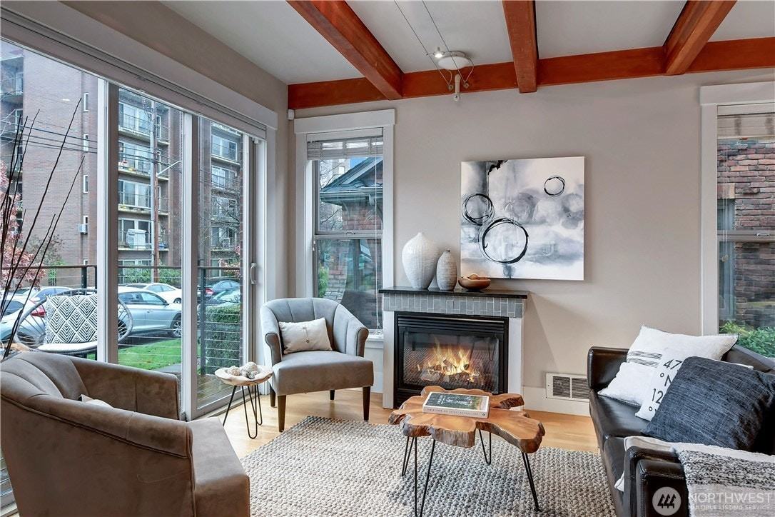 217 West Lee Street - Photo 7 of 18