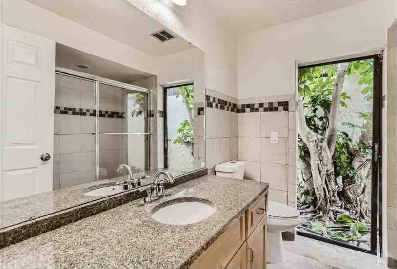 5018 Paloma Drive - Photo 4 of 13