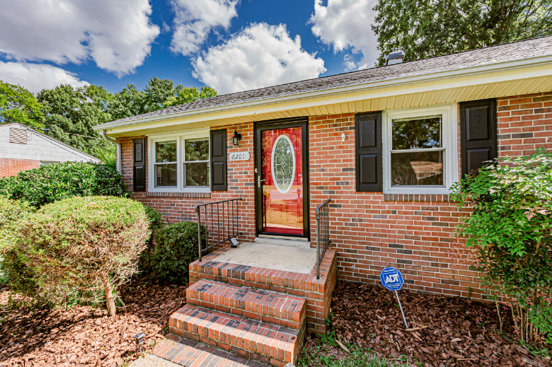 6201 Keaneland Dr - Photo 2 of 50