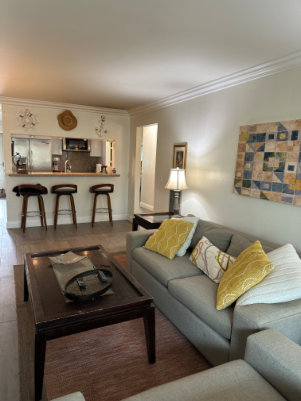 386 E Surfside Dr - Photo 3 of 50