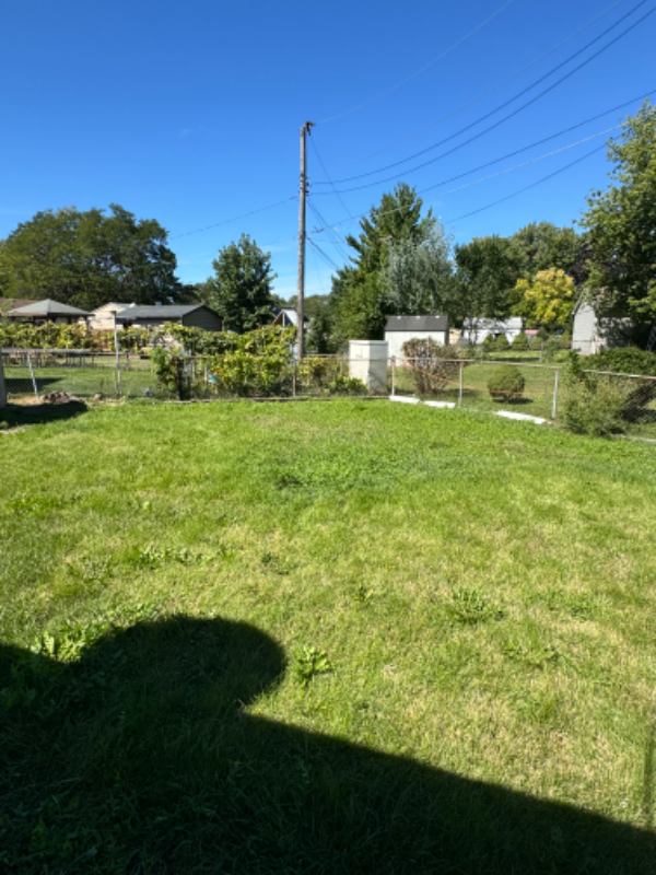 765 Crestwood Dr - Photo 2 of 9