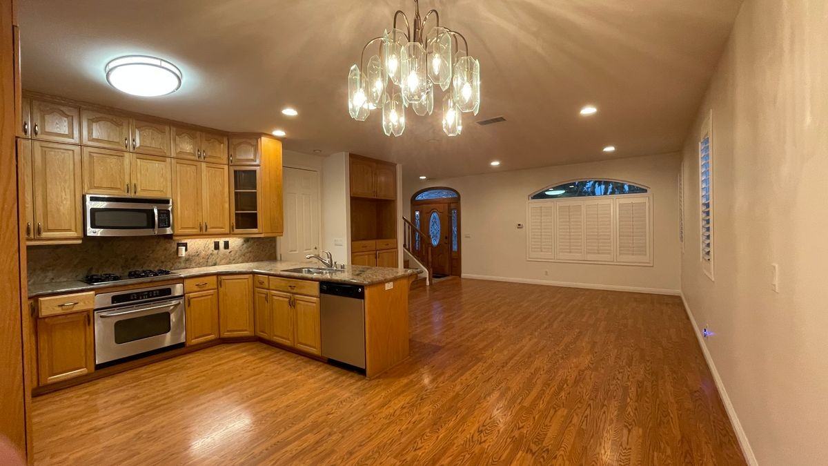 10881 Chestnut St - Photo 2 of 15