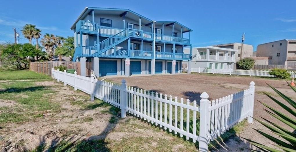 120 E Parade Dr - Photo 2 of 13