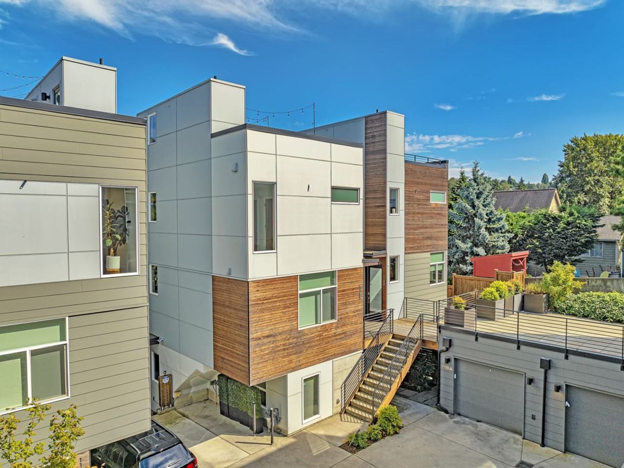118 27th Ave E #B - Photo 2 of 35