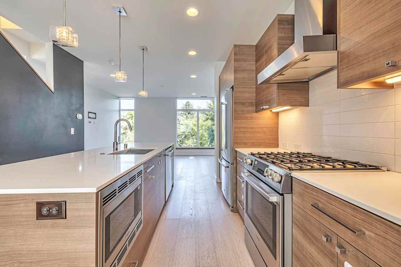 118 27th Ave E #B - Photo 7 of 35