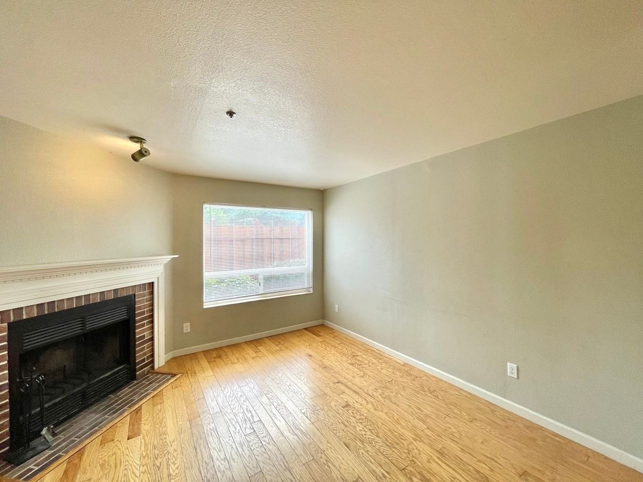 17300 91st Ave Ne #F101 - Photo 6 of 11