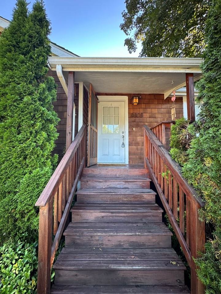 8808 Ravenna Ave Ne - Photo 3 of 36