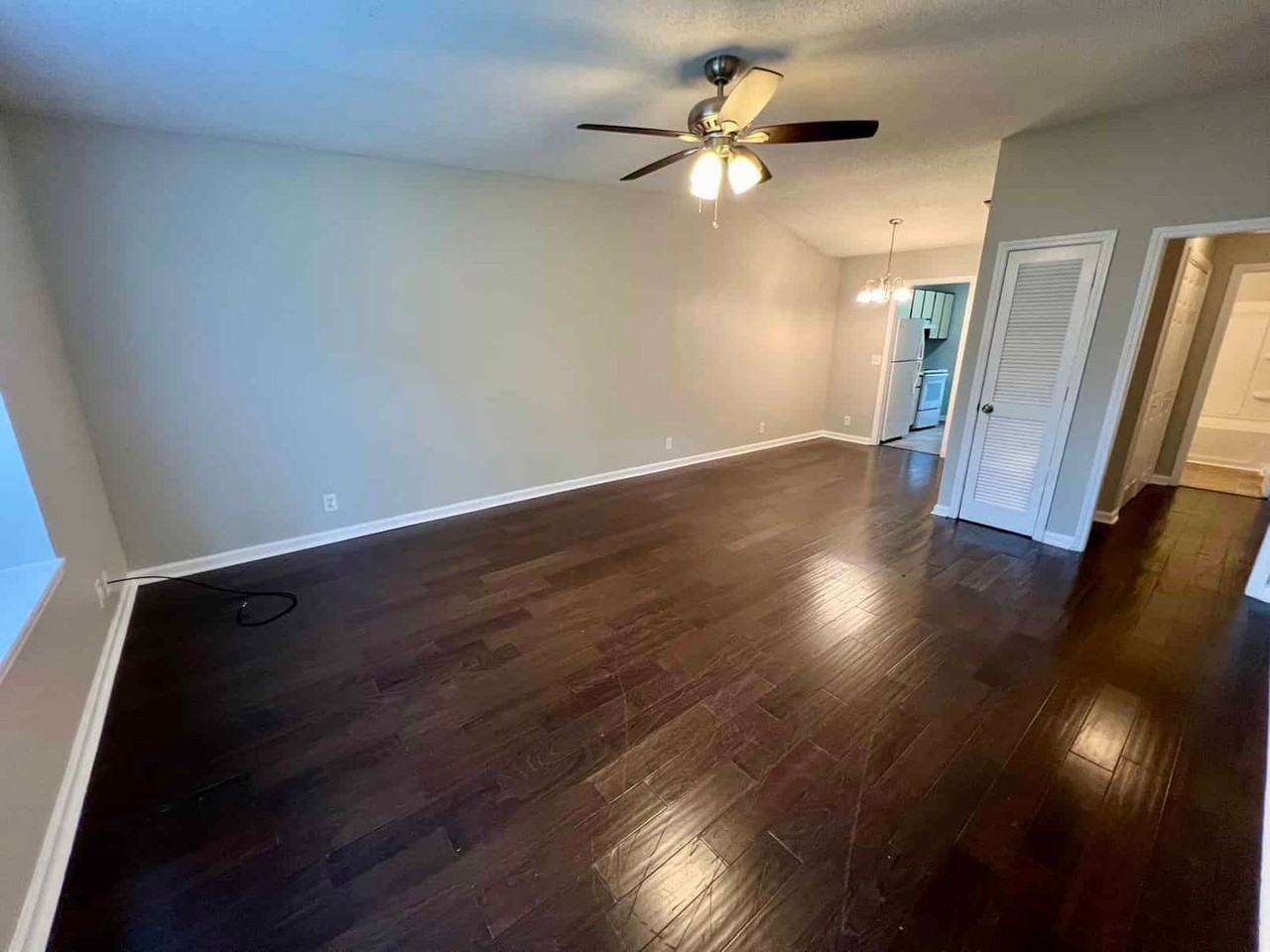 2562 Exeter Dr - Photo 3 of 13