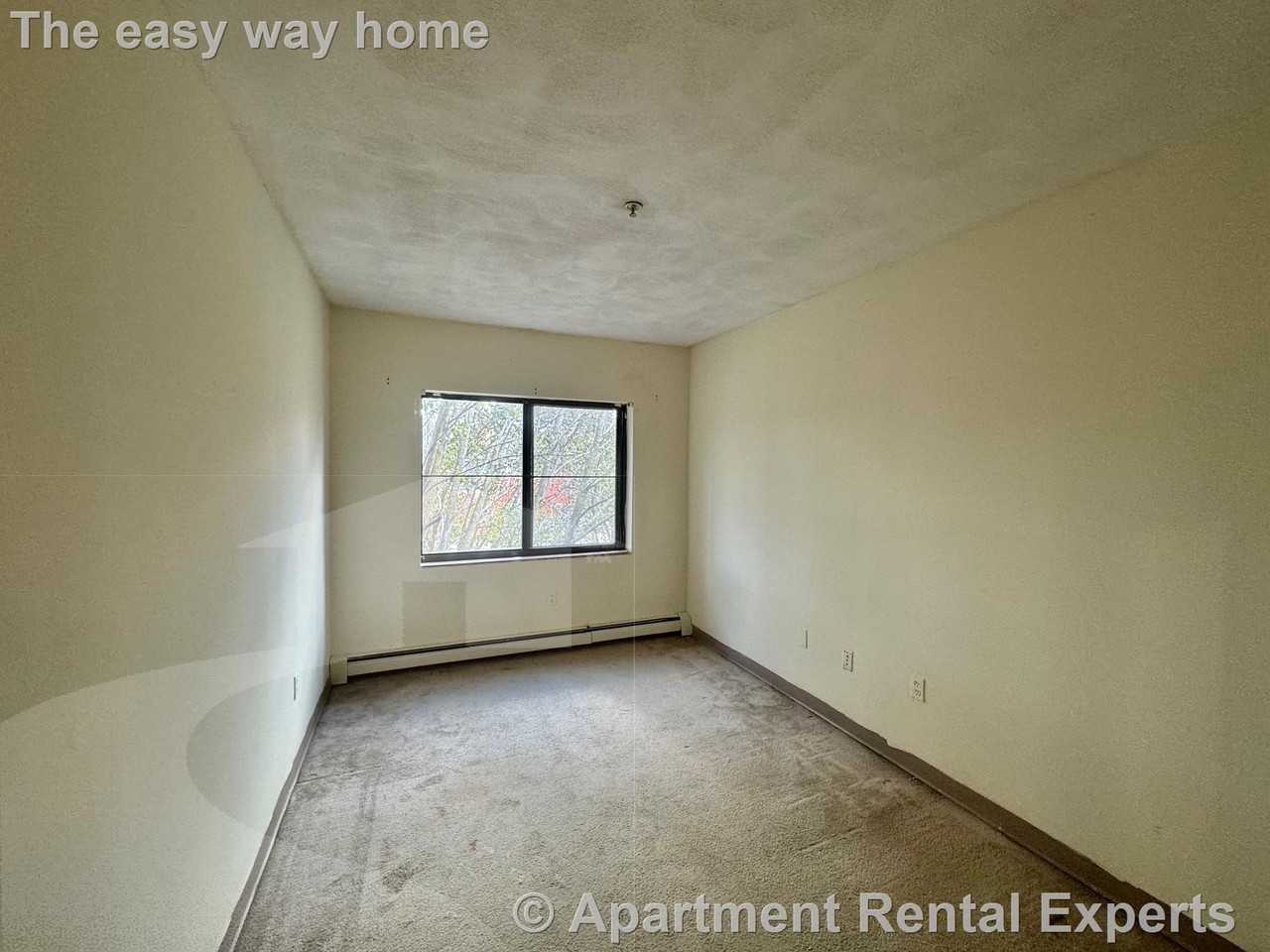 373 Highland Ave #302 - Photo 5 of 11