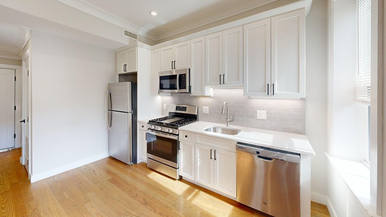 194 Porter St #4 - Photo 2 of 8