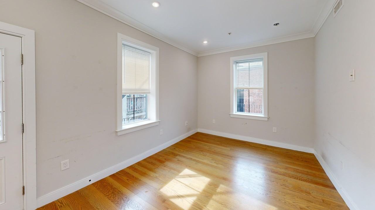194 Porter St #4 - Photo 5 of 8