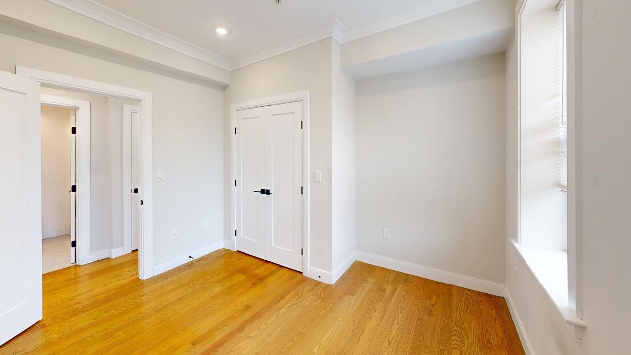 194 Porter St #4 - Photo 6 of 8