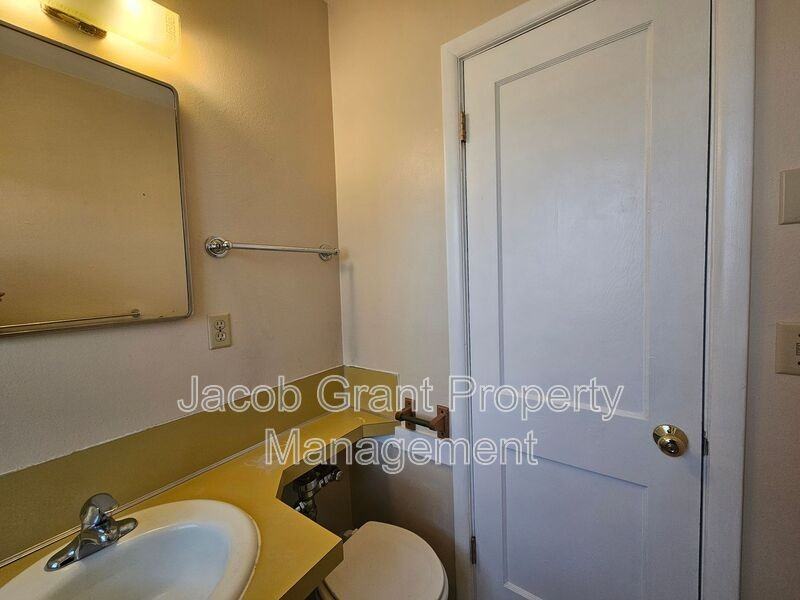 676 Memorial Dr #204 - Photo 4 of 8