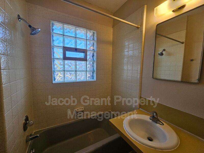 676 Memorial Dr #204 - Photo 5 of 8