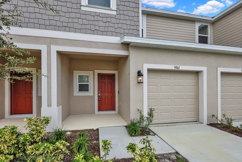 5061 Spangle Dr - Photo 3 of 50