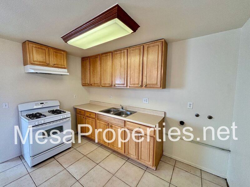 155 S Campus Ave - Photo 2 of 10