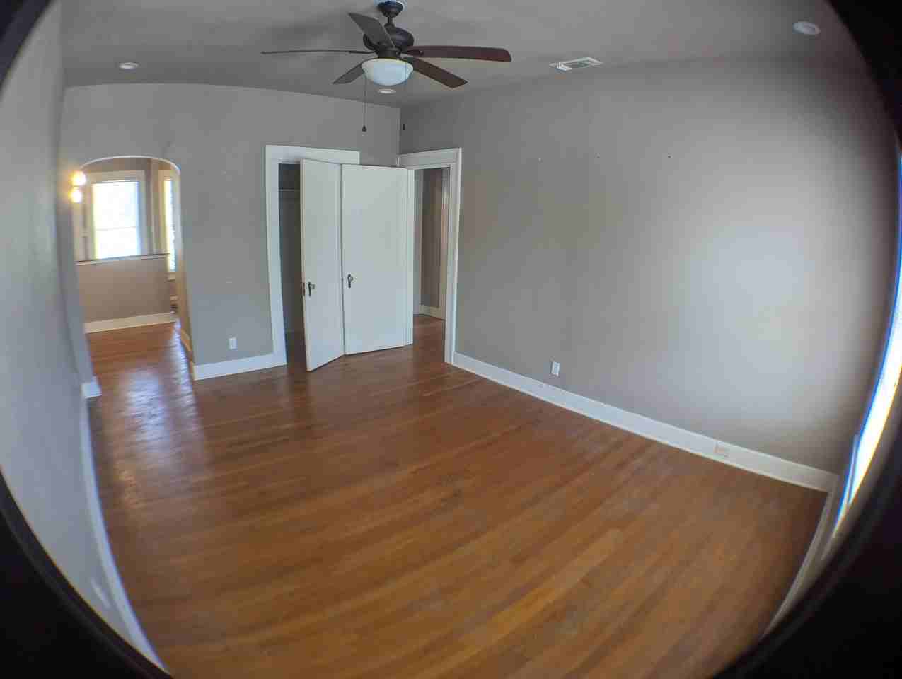 205 Queen Anne Ct #4 - Photo 3 of 5