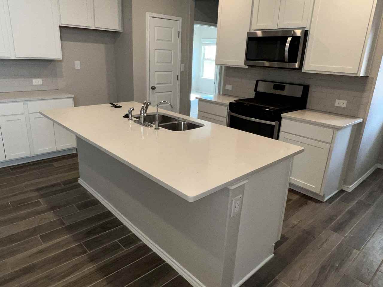 220 Kinsley Way - Photo 7 of 19