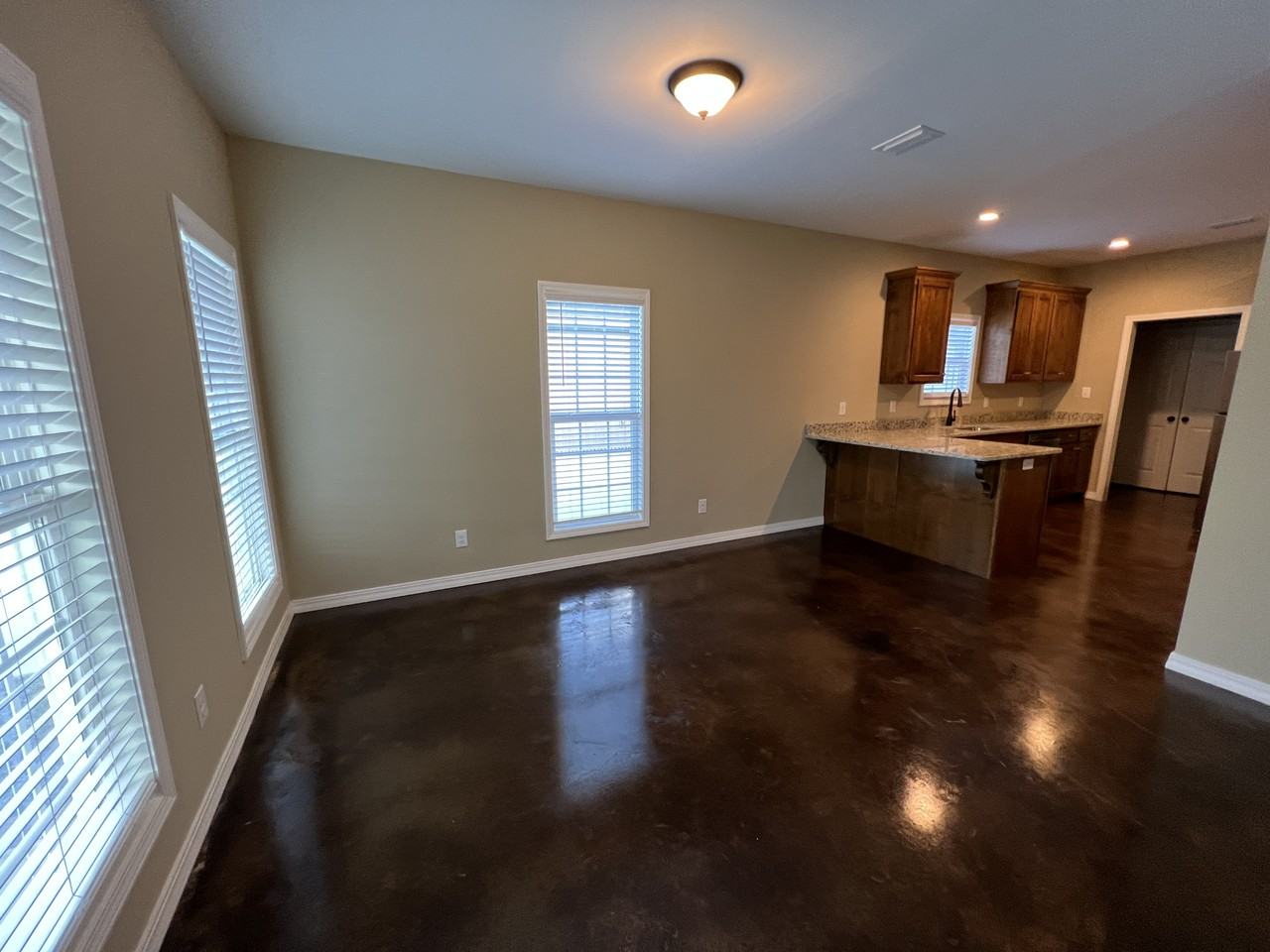 12901B Churchill Dr - Photo 3 of 11