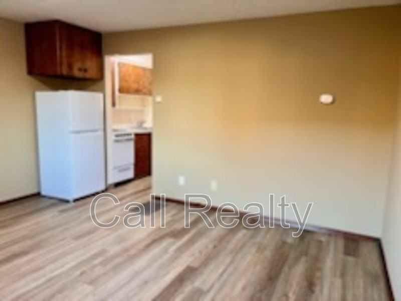 5225 N Crestline St - Photo 5 of 9