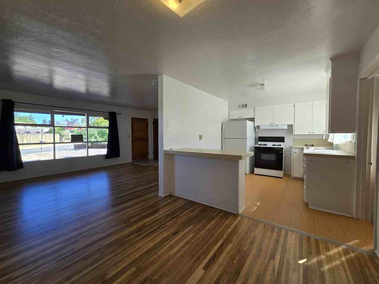 2412 Rosina St - Photo 2 of 21