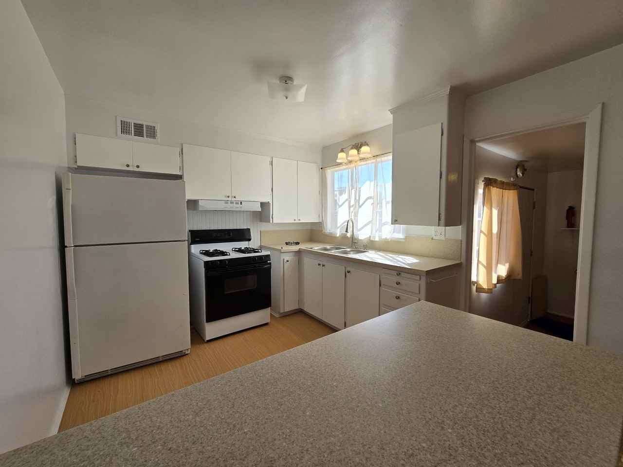 2412 Rosina St - Photo 3 of 21