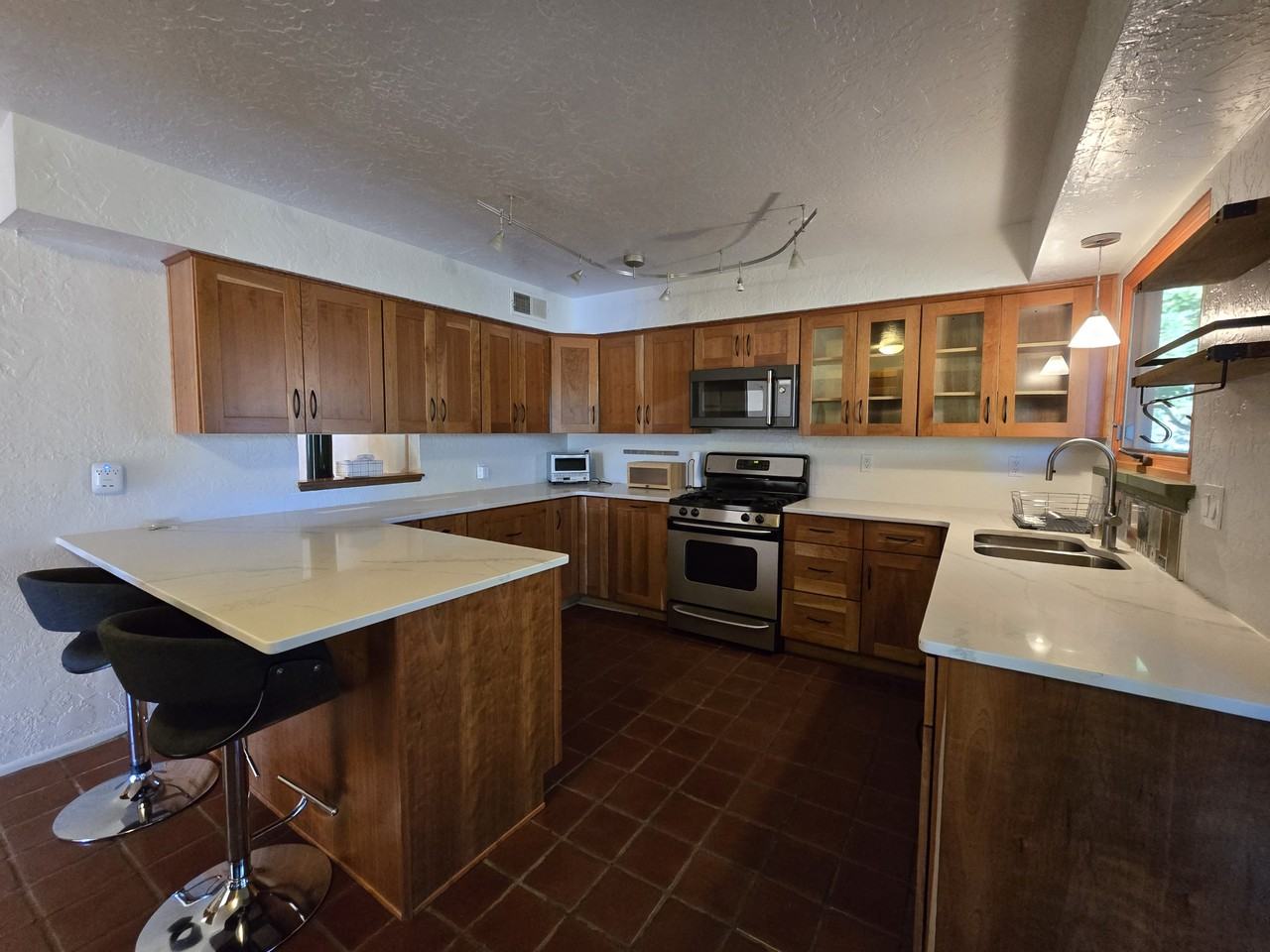 1418 Miracerros Loop S - Photo 3 of 38
