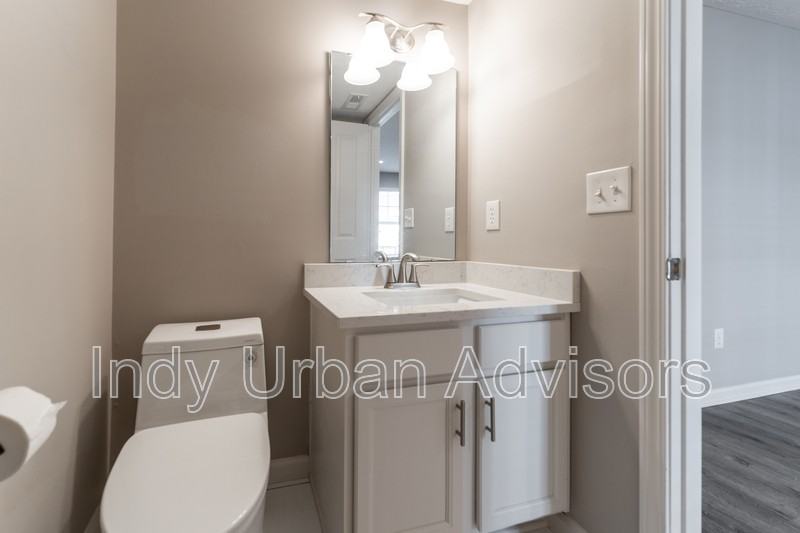 9514 Oakley Dr - Photo 3 of 15