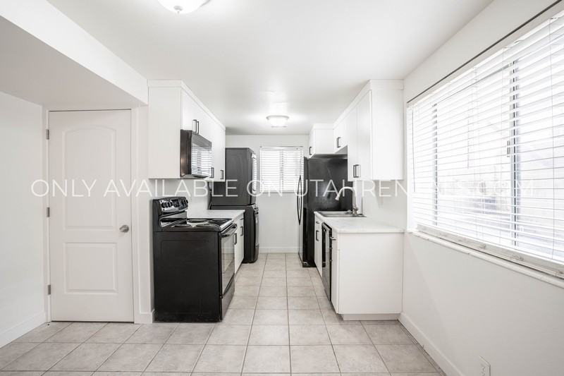 2090 S State St - Photo 5 of 17