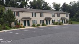 Clifton Knolls Townhomes Apartments for Rent - 68 Woodlee Rd, Staunton