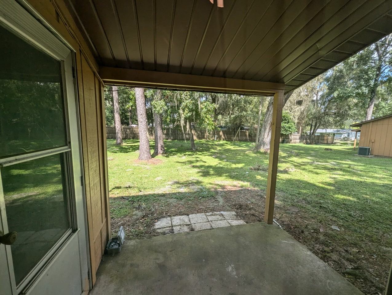 20033 Suncrest Dr - Photo 2 of 9