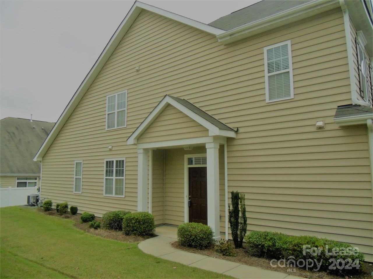 11118 Sandstone Rd - Photo 2 of 15