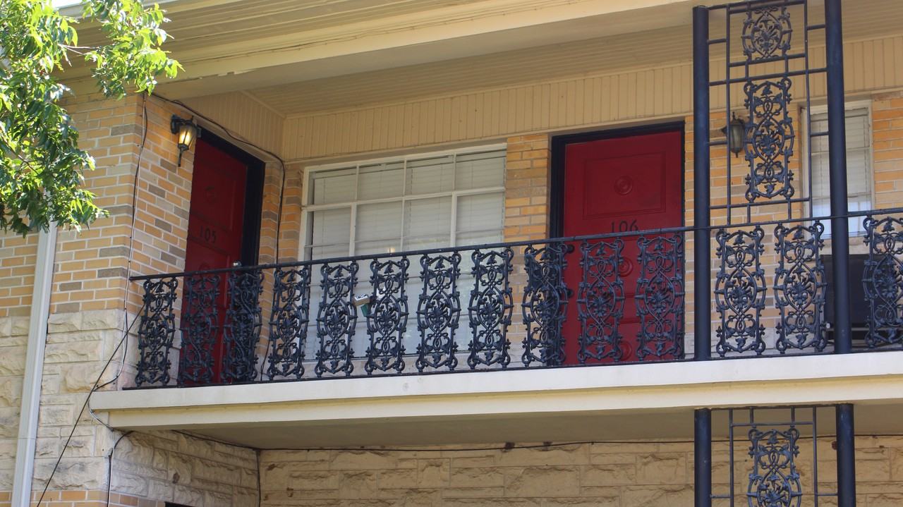 301 E 34th St #105 - Photo 4 of 50