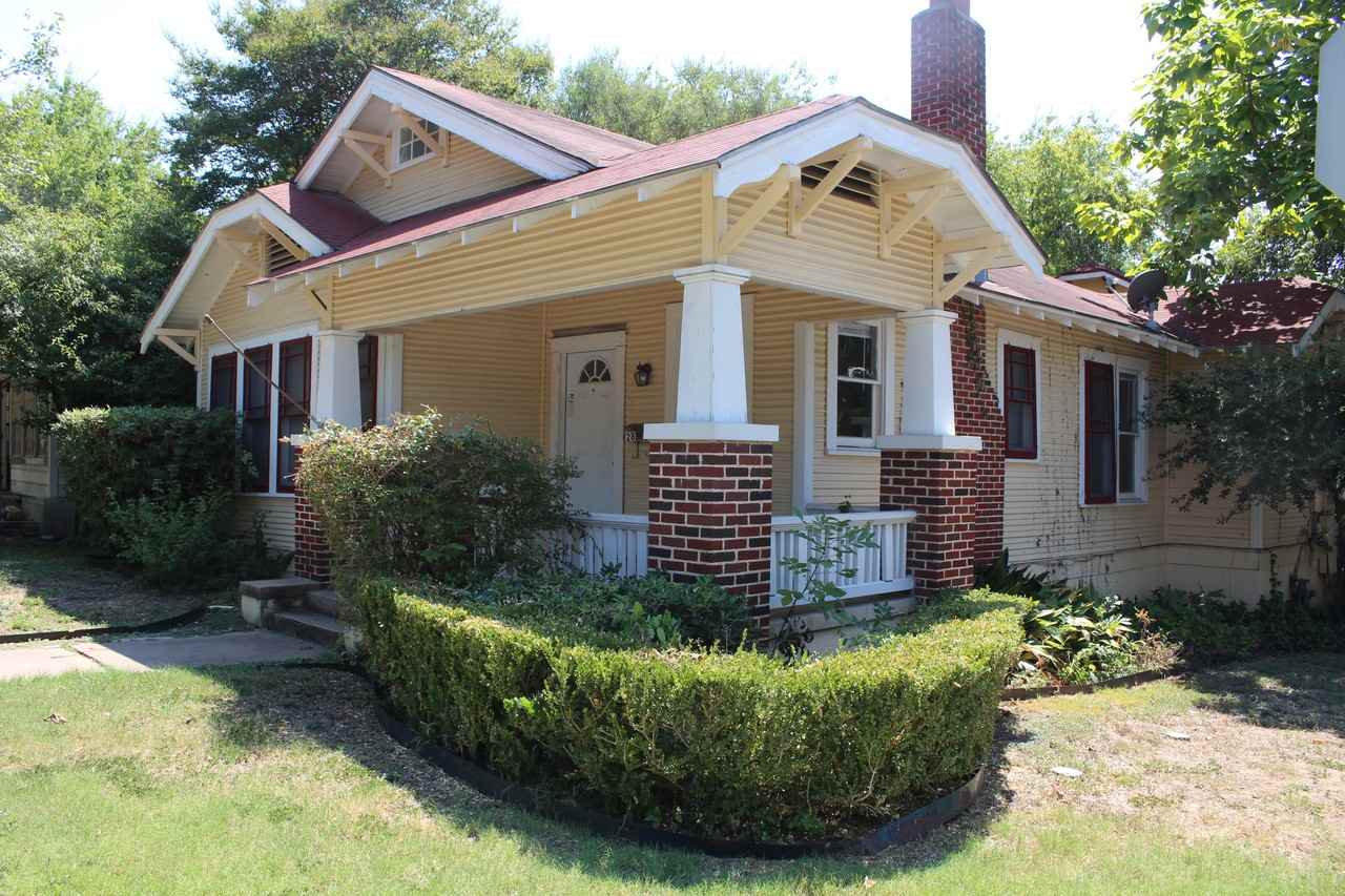 2826 Salado St - Photo 5 of 29