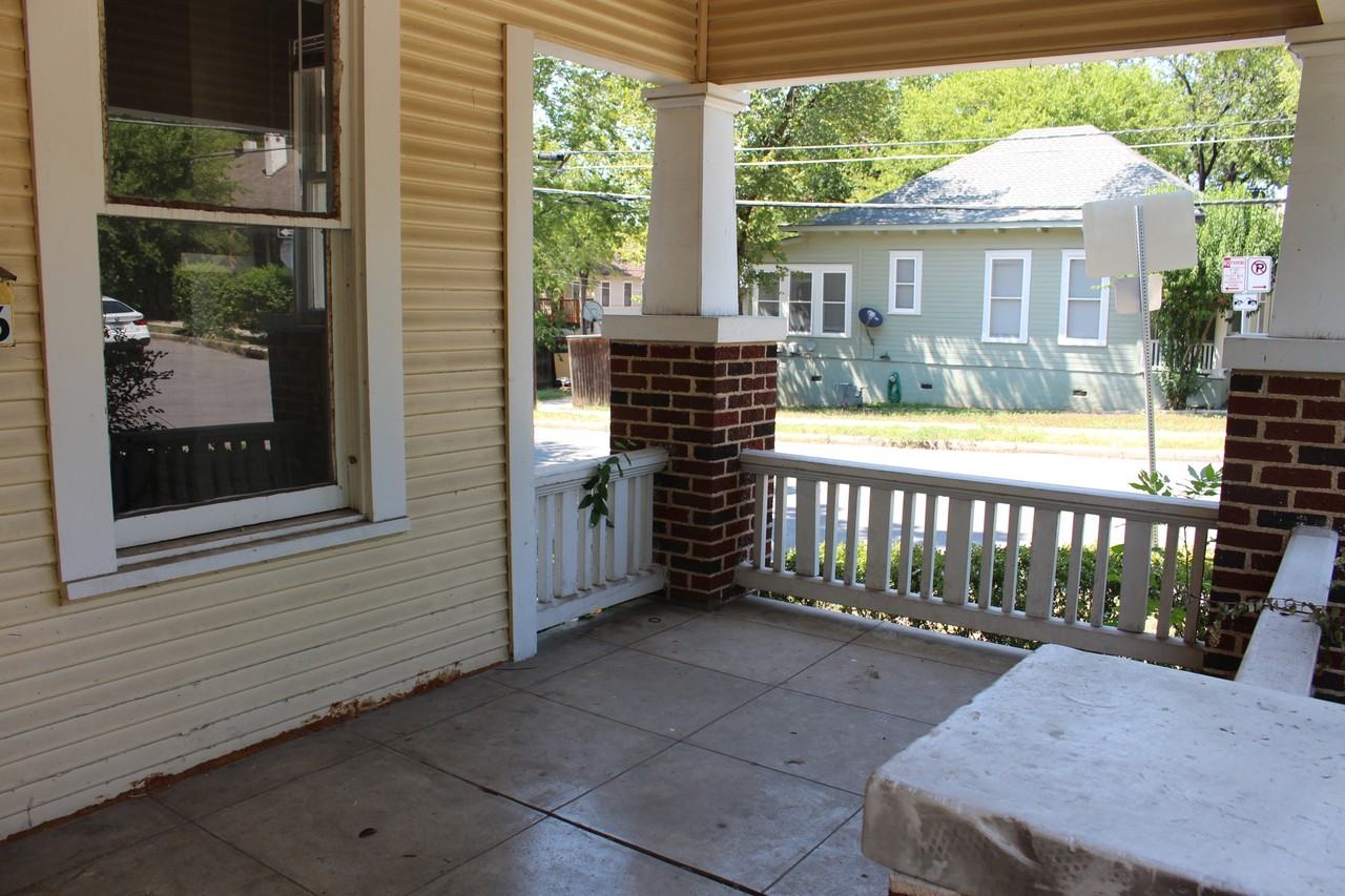 2826 Salado St - Photo 6 of 29