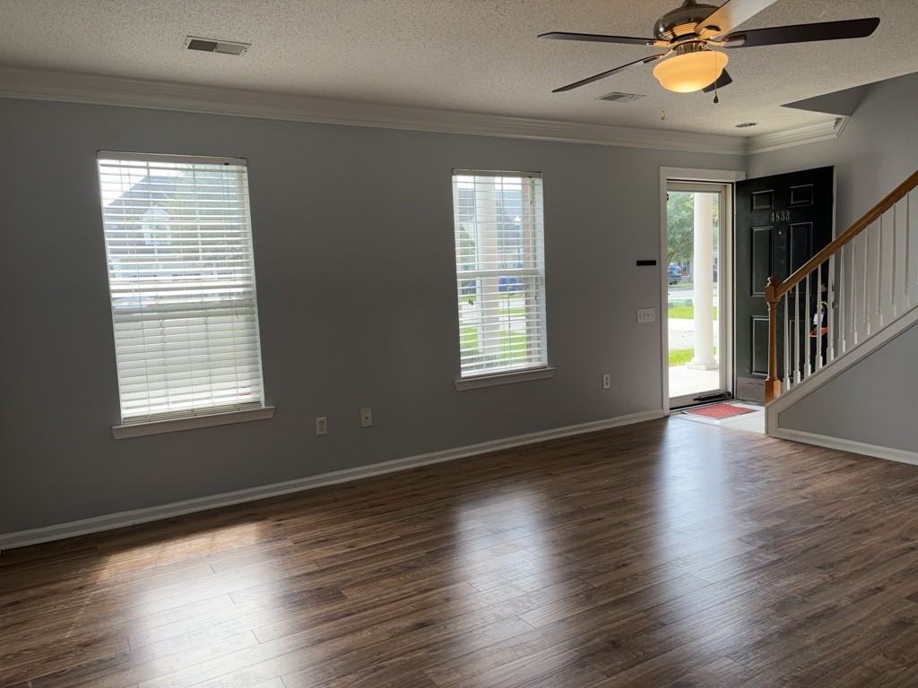4833 Habersham Ln - Photo 3 of 36