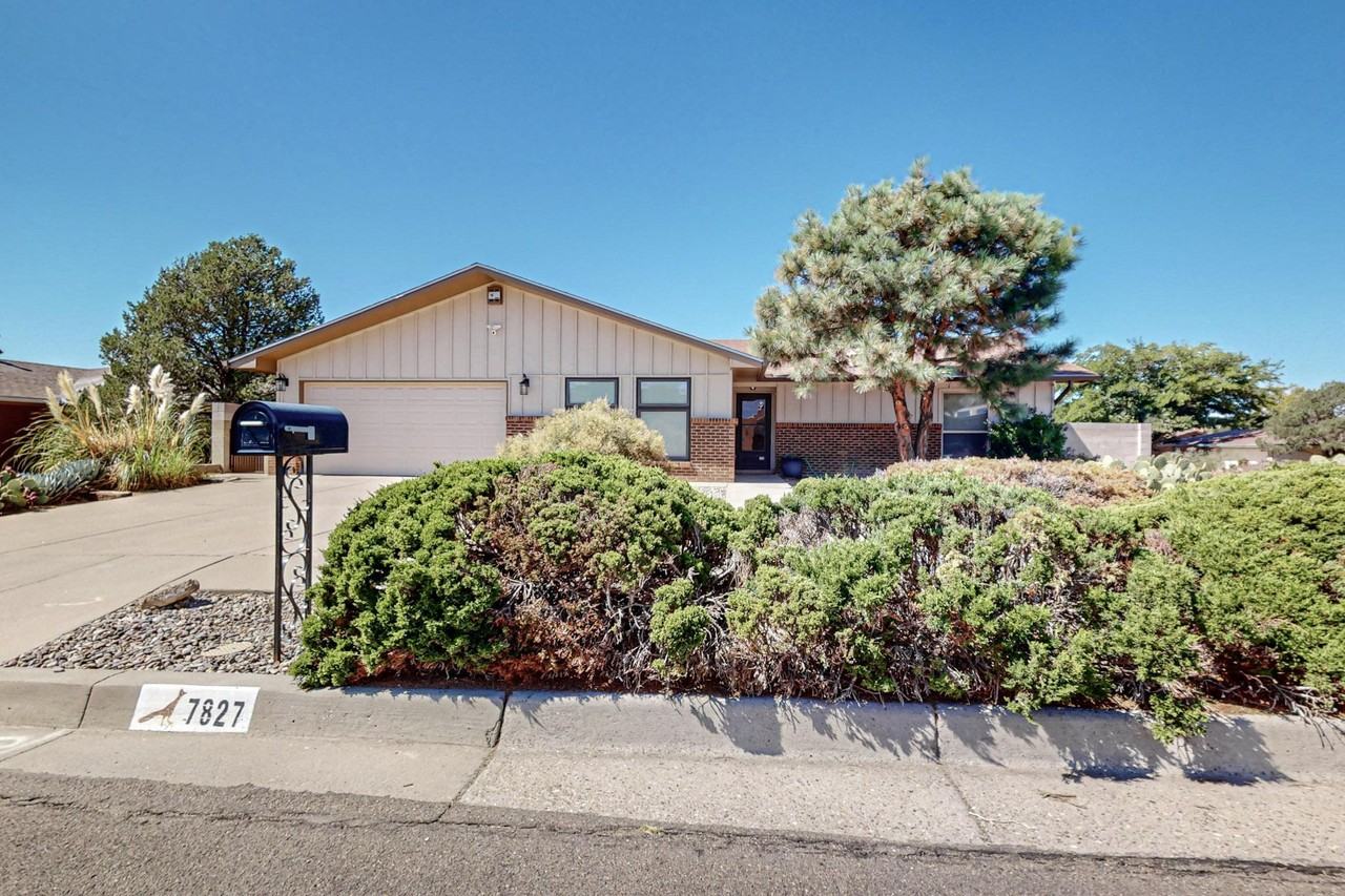 7827 Republic Dr Ne - Photo 2 of 41