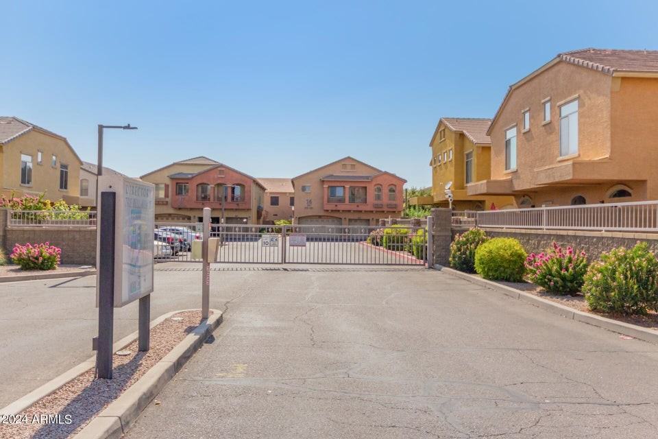 17150 N 23Rd St - Photo 3 of 30