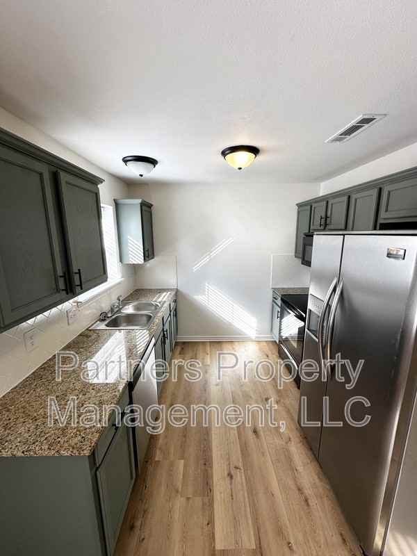 12267 Rambling Rose Way - Photo 3 of 20