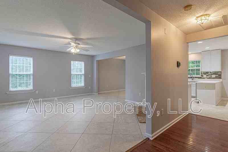736 Bent Hollow Ct - Photo 4 of 29